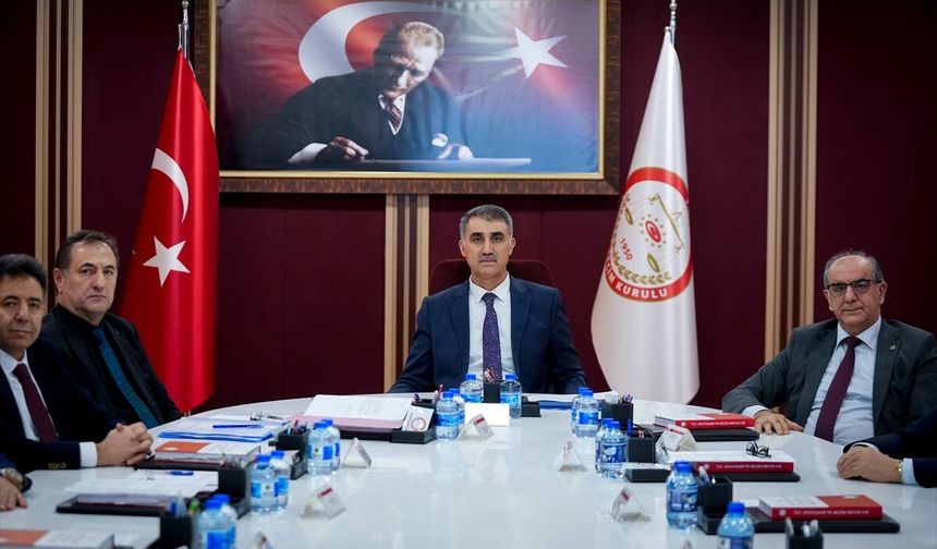 YSK'nın yeni Başkanı üyelerle ilk toplantısını yaptı!