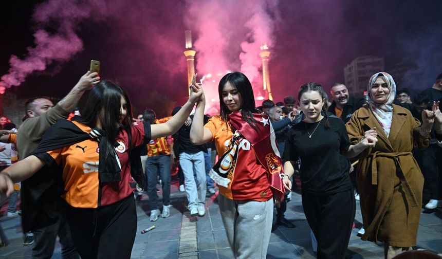 ŞAMPİYON GALATASARAY