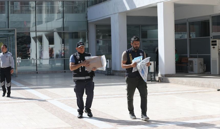 Tepebaşı Belediyesine operasyon: 60 kişiye gözaltı kararı!