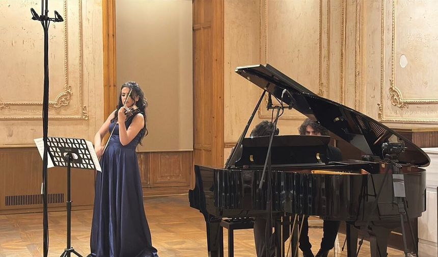 Melisa Uzunarslan ve Cem Babacan birlikte konser verdi!