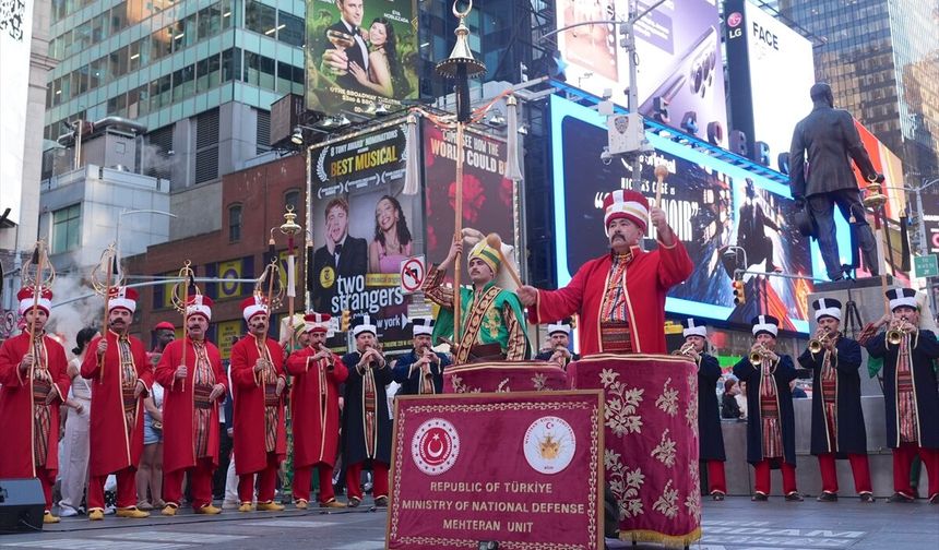 New York Times Meydanı'nda Mehteran performansı!