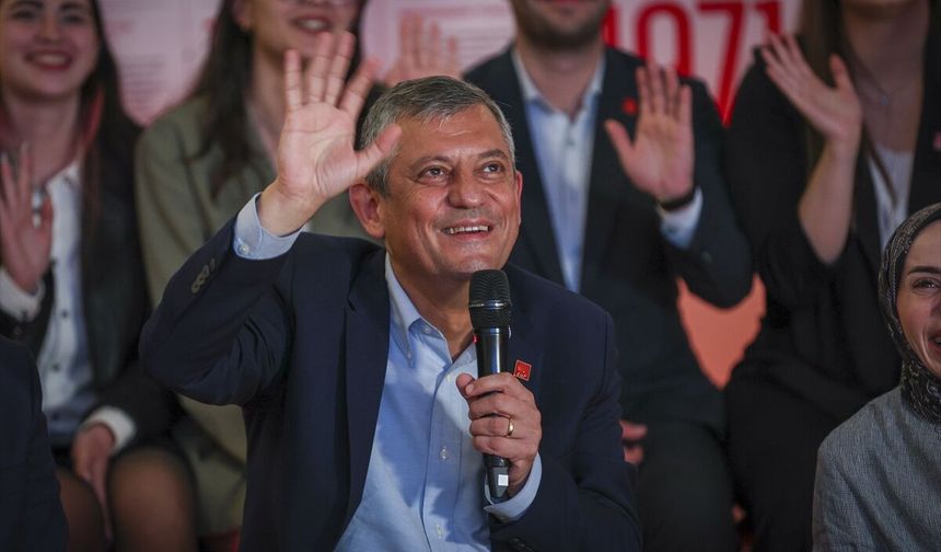 Özgür Özel, yurt dışında yaşayan gençlerle görüştü!