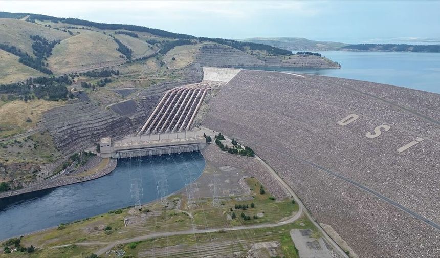 Elektrik üretimi tüm zamanların en yüksek seviyesine ulaştı!