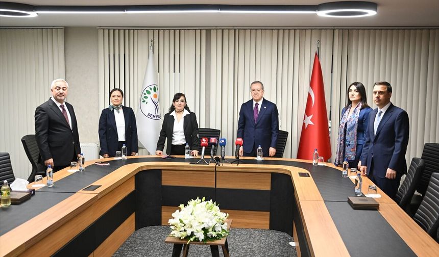 MHP'den DEM Parti'ye bayram ziyareti!