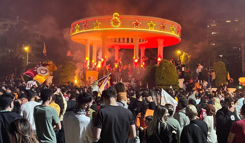 Mersin'de şampiyonluk kutlaması