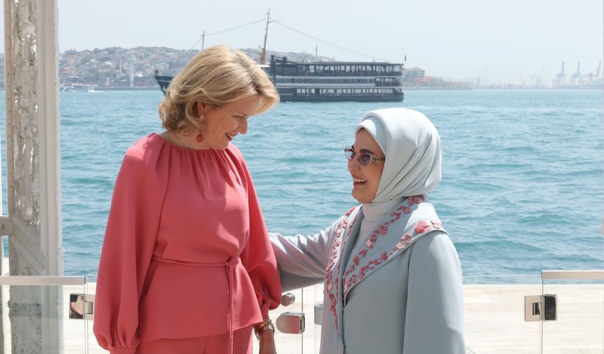 Emine Erdoğan, Belçika Kraliçesi Mathilde ile bir araya geldi