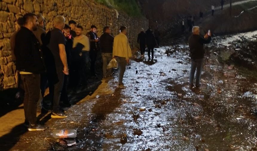 Şırnak'ta dere taştı, köylüler evlerini boşalttı