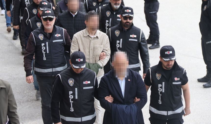 Tepebaşı Belediyesi'ne operasyon: 15 şüpheli tutuklandı