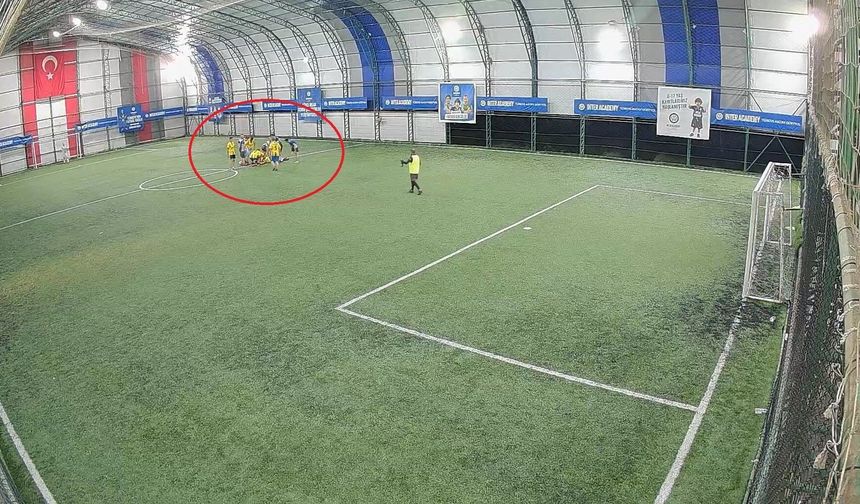 Ölüm halı sahada futbol oynarken yakaladı