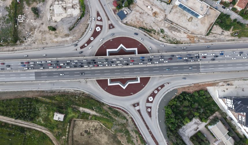 Tatilciler dönüşe geçti: 43 ilin bağlantı noktası kilitlendi