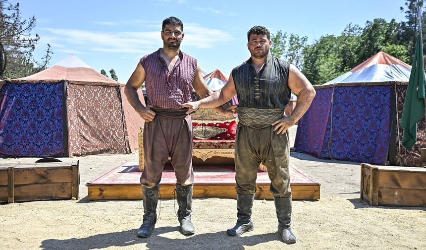 Taha Akgül ve Rıza Kayaalp "Mehmed: Fetihler Sultanı" dizisinde rol aldı