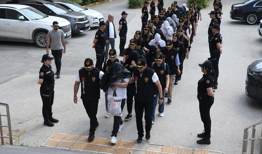 Eskişehir'de masaj salonlarına fuhuş operasyonu: 7 tutuklama