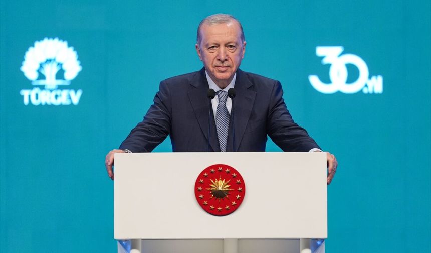 Cumhurbaşkanı Erdoğan: Kendisini akışa bırakan değil, akışa yön veren bir gençlik yetiştireceğiz
