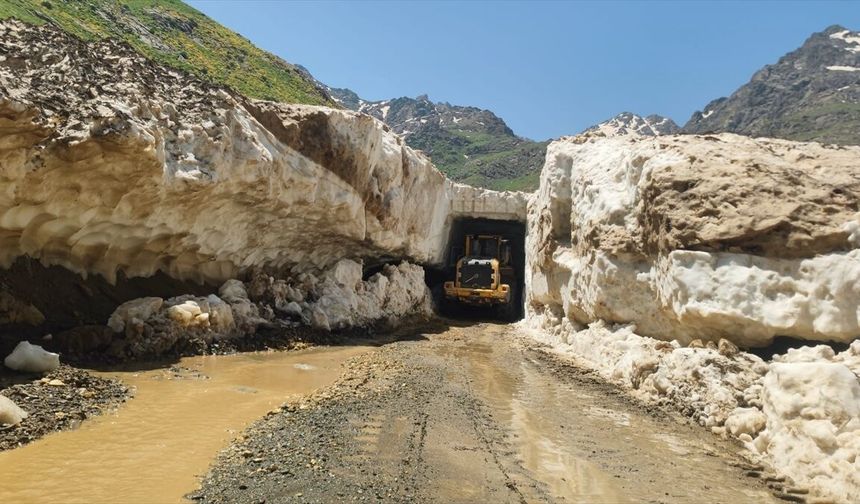 Haziran ayında kar mücadelesi