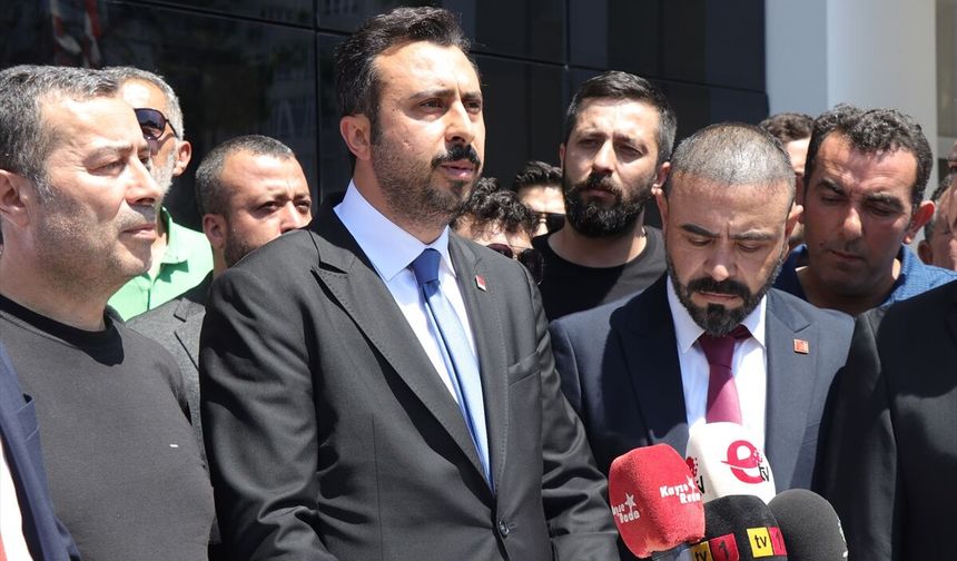 Kayseri CHP'de gerilimli devir teslim