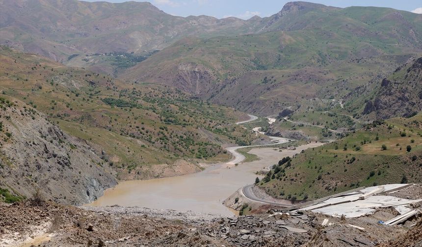 Hakkari’de 8 milyon metreküplük heyelan hareketi