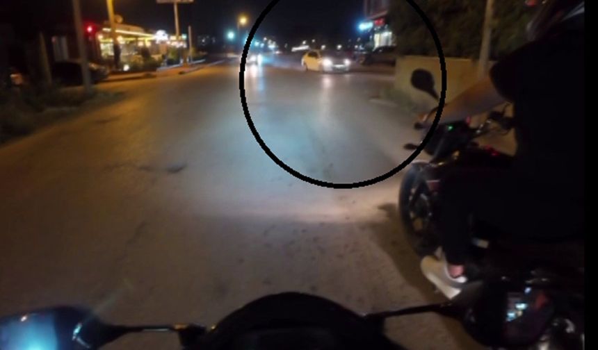 Otomobilin duvara çakıldığı anlar kask kamerasında