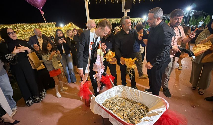 El arabasıyla takı taktılar