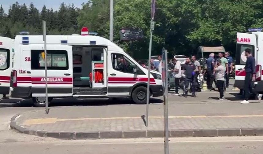 Cezaevi önünde silahlı saldırı: Yaralılar var!
