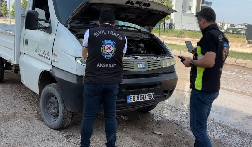 Sahte plakalı kamyonetin sahibi kendini "işimiz acil” diye savunmaya kalktı!