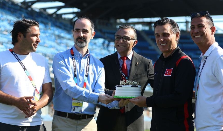 Montella'ya doğum günü sürprizi!