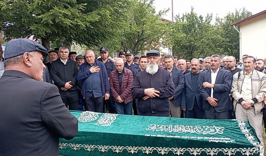 Rıza Çalımbay’ın annesi son yolculuğuna uğurlandı