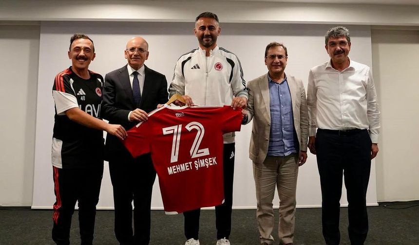 Bakan Şimşek, Batman Petrolspor'u ziyaret etti