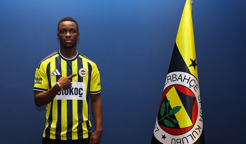 Fenerbahçe, 18 yaşındaki futbolcu Amara Diouf'u transfer etti