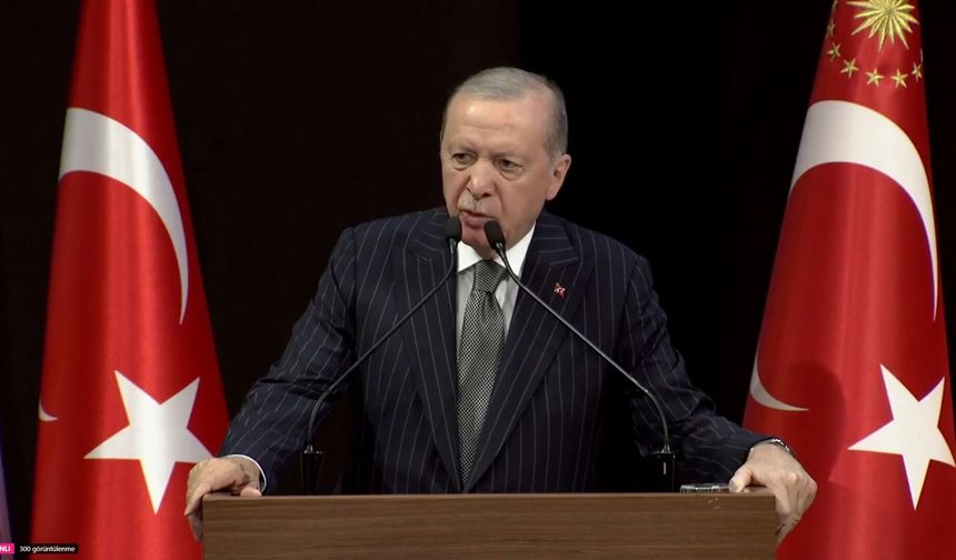 Erdoğan: Bize göre siyaset, millete tepeden bakan bir faaliyet alanı değildir!