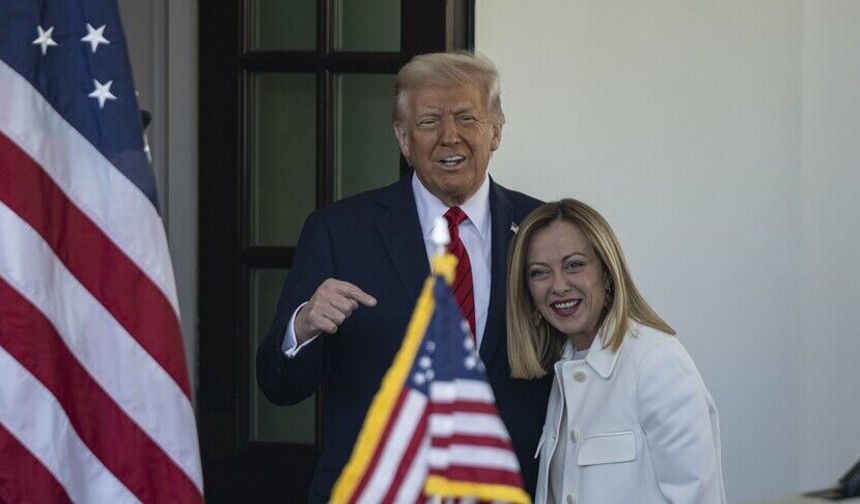 Trump ile Meloni arasında "fotoğraf" polemiği