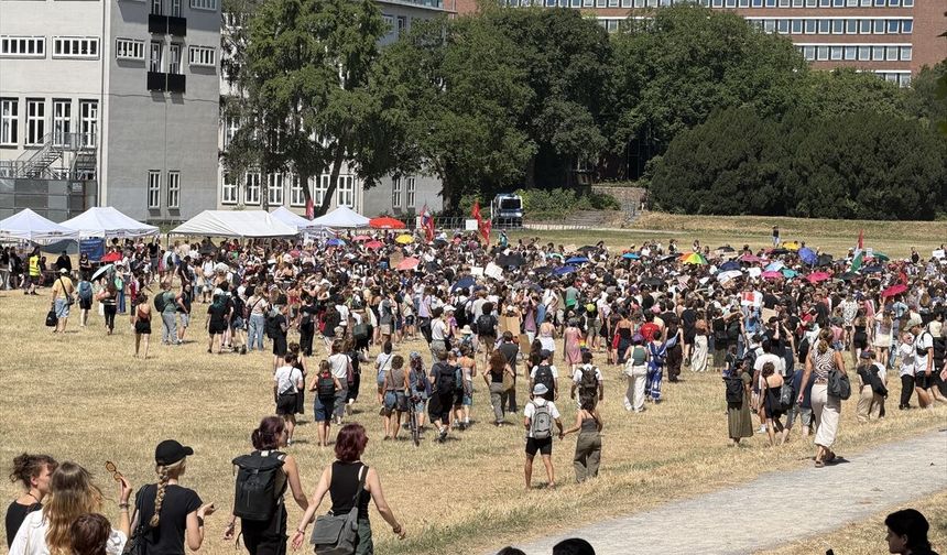 Almanya Başbakanı Merz, Köln Üniversitesinde protesto edildi
