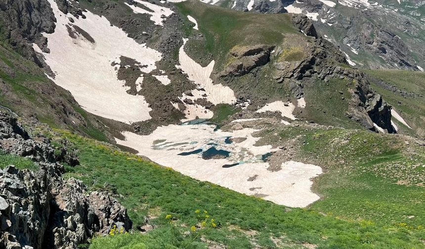 Cilo Dağlarında kaybolan dağcının eşyalarına ulaşıldı