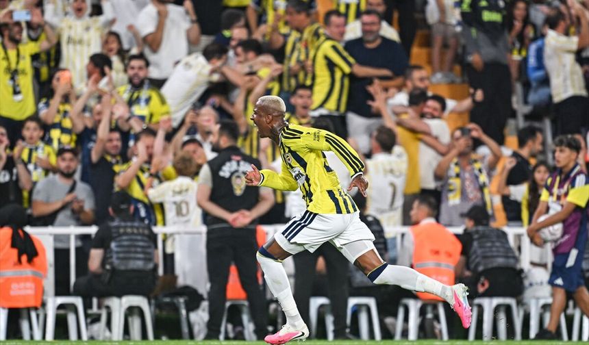 Fenerbahçe'de sezonun ilk golü Talisca'dan