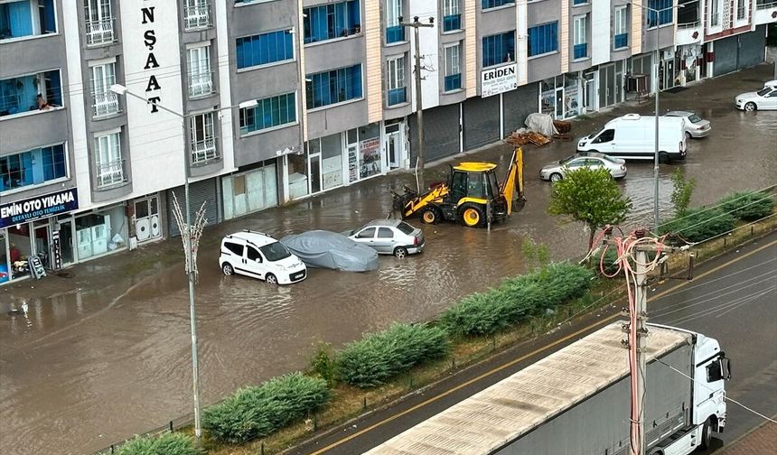 Erzurum'da sağanak etkili oldu