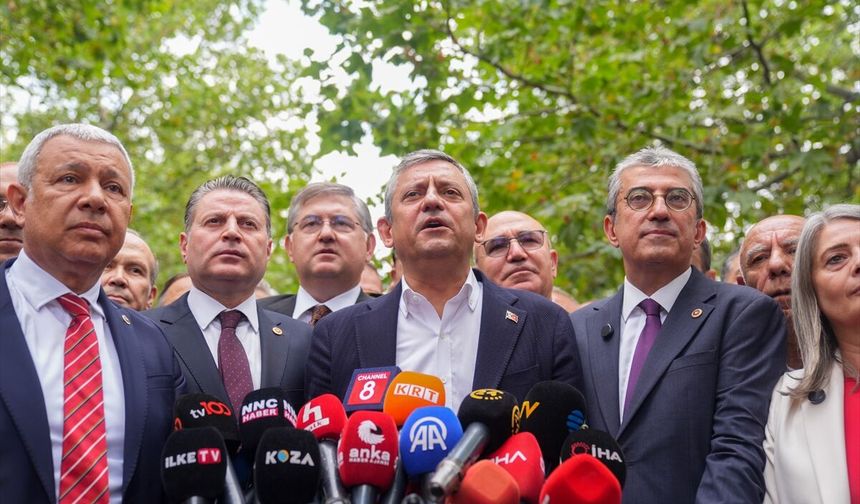 Özgür Özel: Bir santim başka bir yerde değiliz!