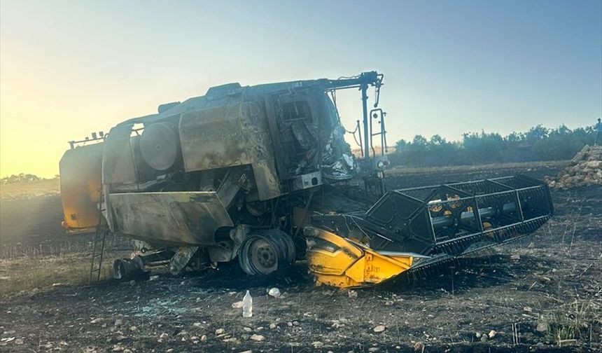 Diyarbakır'da biçerdöver küle döndü