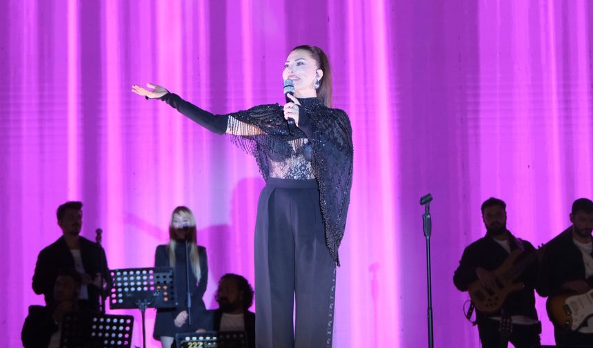 Festivalin finalini  Ebru Yaşar yaptı!