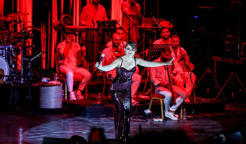 Açıkhava'da Derya Bedavacı rüzgarı