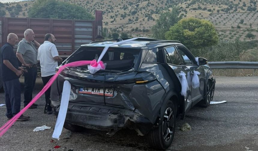 Malatya'da düğün konvoyunda kaza: 9 yaralı