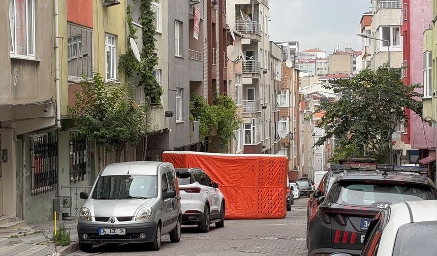 Ailesini evde rehin aldı!