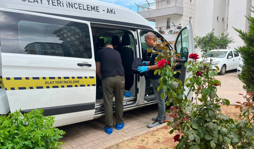 Antalya’da bir kadın evinde ölü bulundu