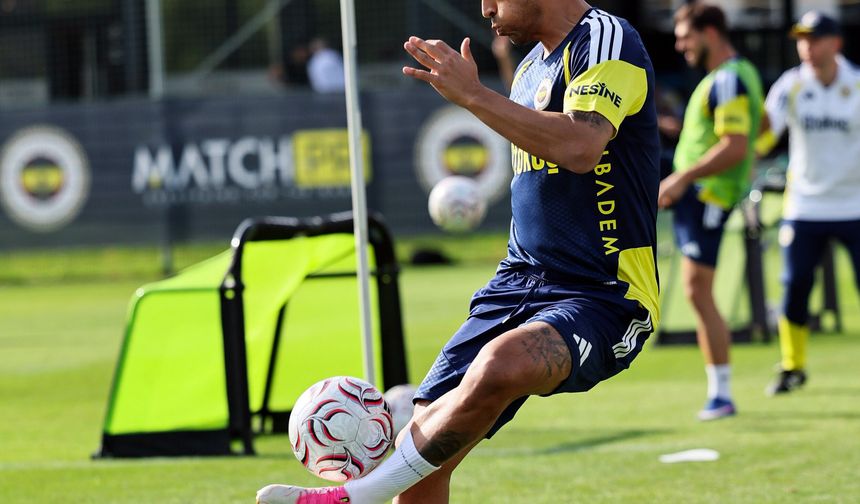 Fenerbahçe, günü çift antrenmanla tamamladı