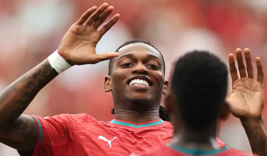 Fenerbahçe'den Rafael Leao için bonservis rekoru!