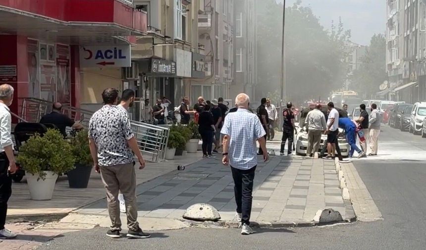 Lüks araç alevlere teslim oldu