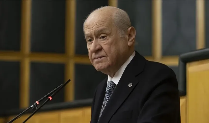 Bahçeli, A Milli Kadın Voleybol Takımı'nı tebrik etti