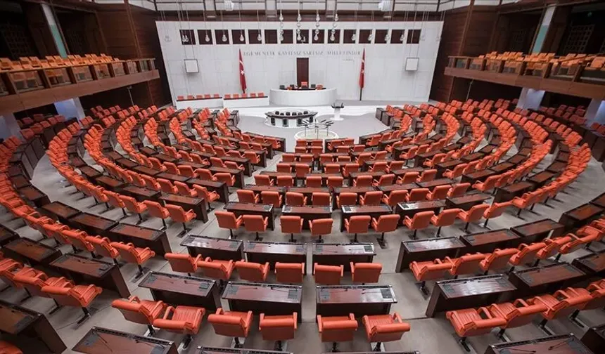 En düşük emekli maaşı 23 bin 552 TL'ye yükselecek!