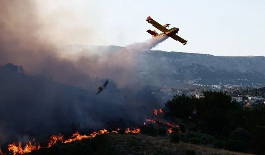 Yunanistan'ın turistik adaları Rodos ve Korfu'da yangın çıktı