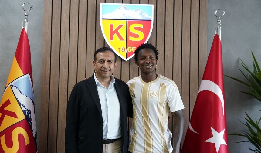 Kayserispor, 15 futbolcuyu kadrosuna kattı