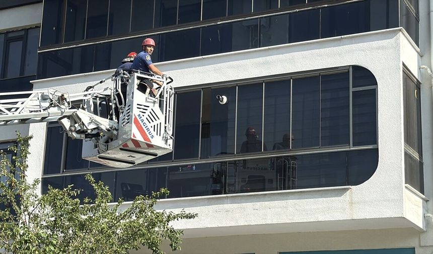 Evinin balkonunda ölü bulundu