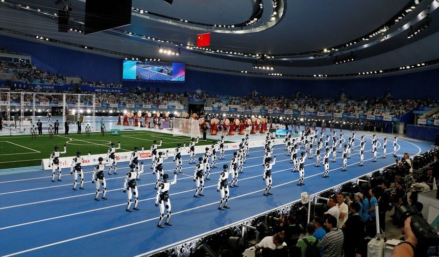 İnsansı robot "Tianzhuo" tarihe geçti: Bolt'un rekorunu geçti